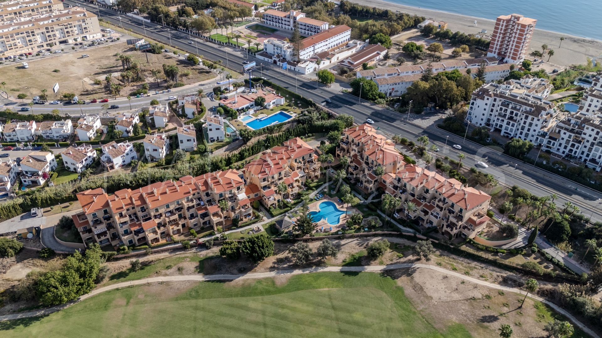 Duplex penthouse for sale in La Duquesa