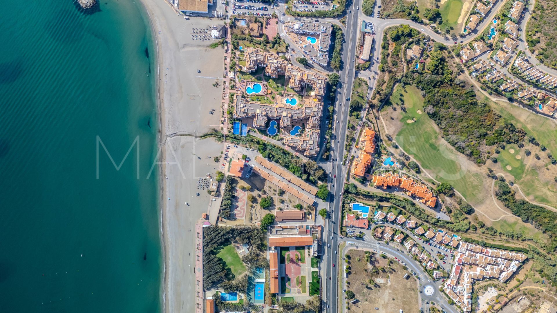 Duplex penthouse for sale in La Duquesa