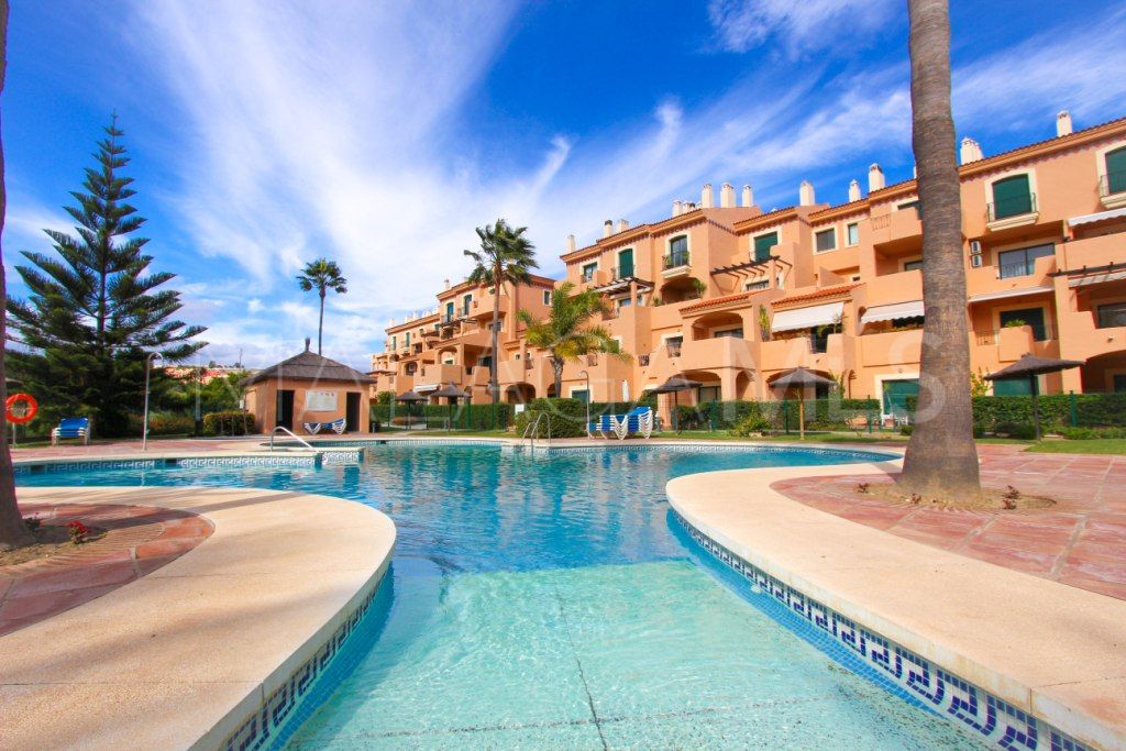 Zweistöckiges penthouse for sale in La Duquesa