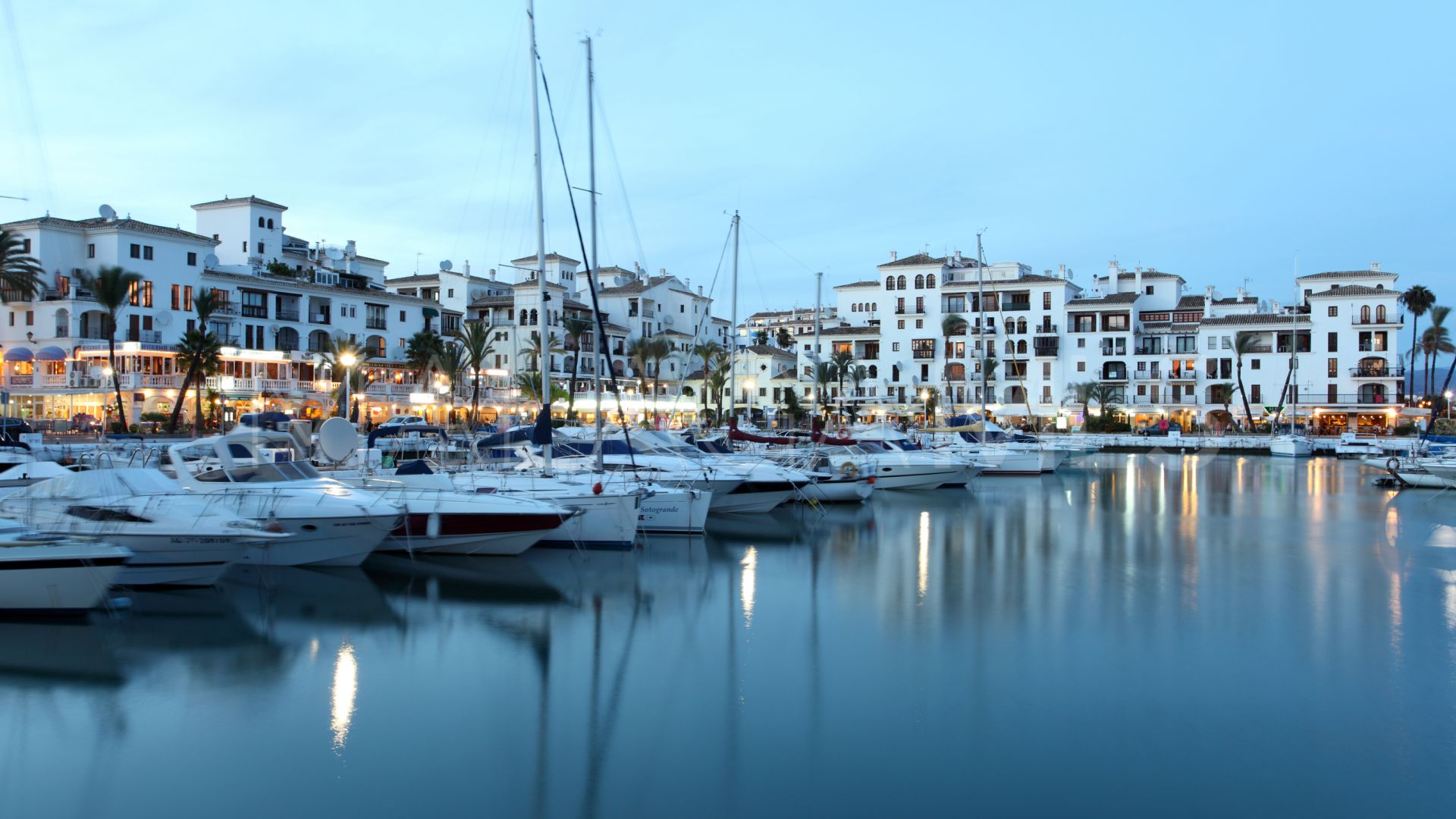 Zweistöckiges penthouse for sale in La Duquesa