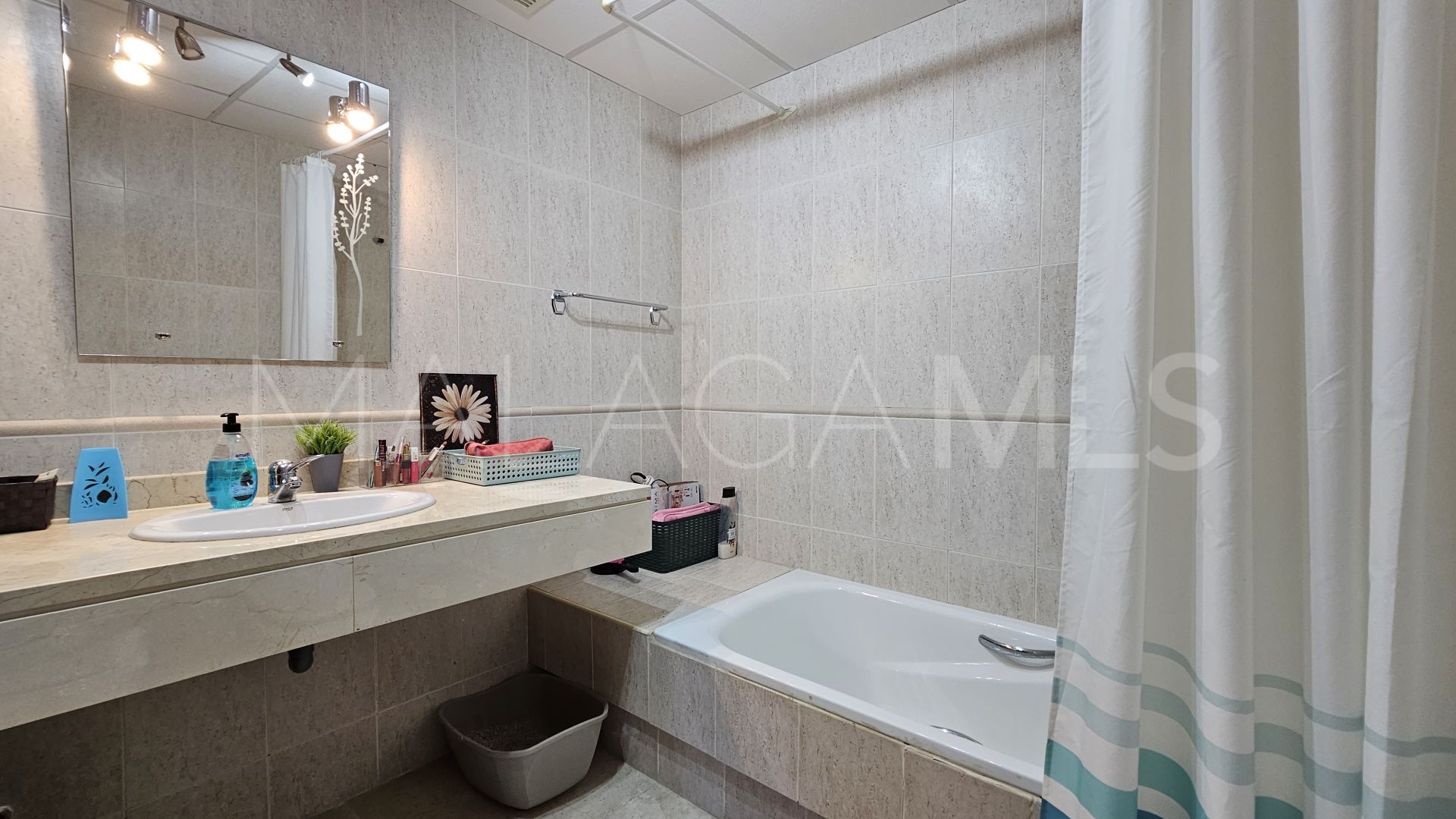 Zweistöckiges penthouse for sale in La Duquesa