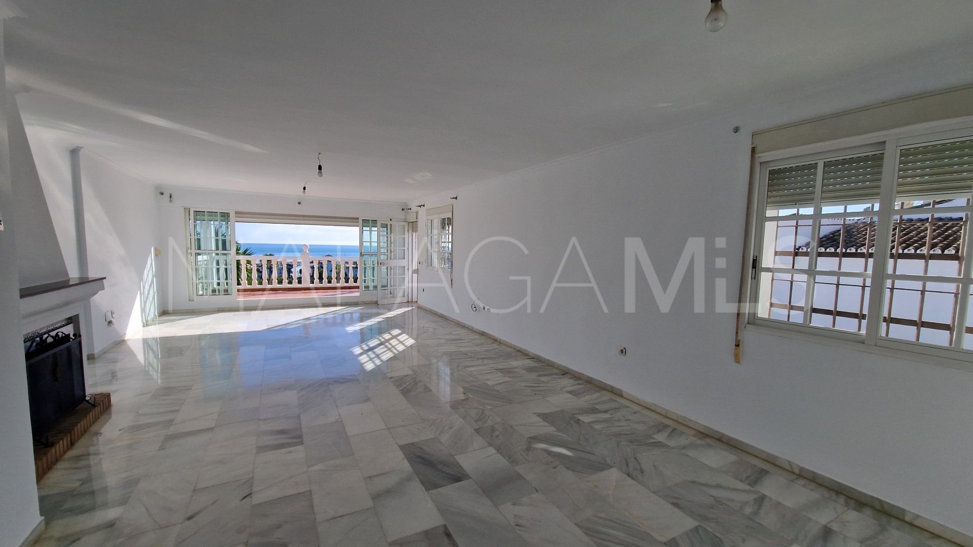 Buy town house in La Duquesa Golf with 3 bedrooms