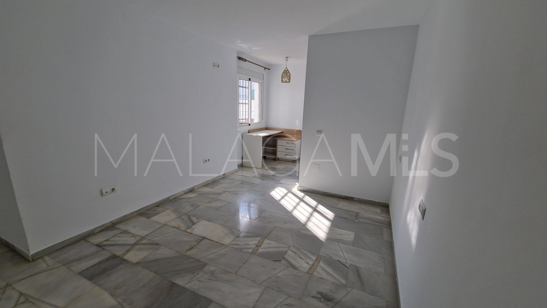 Buy town house in La Duquesa Golf with 3 bedrooms