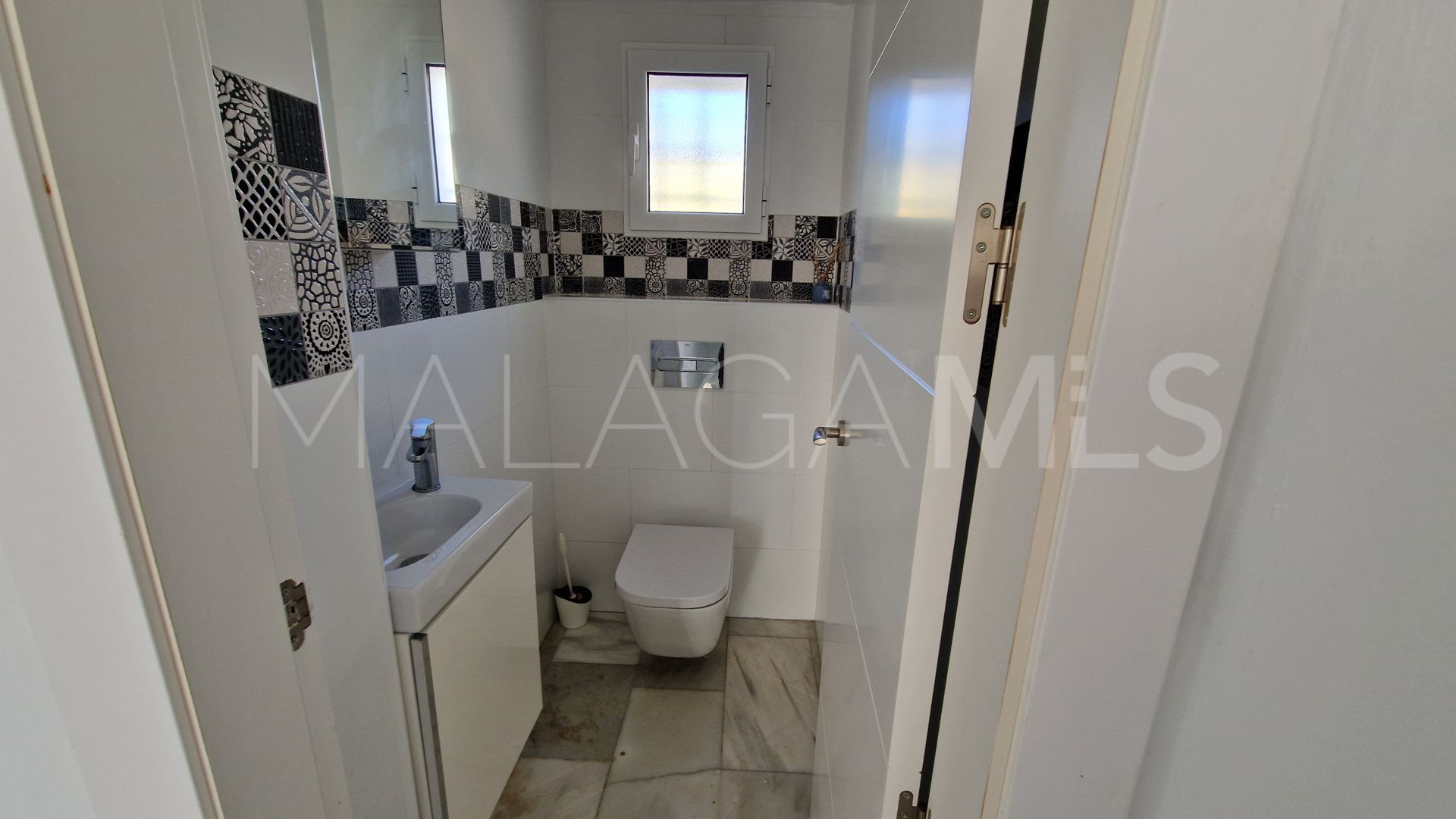 Buy town house in La Duquesa Golf with 3 bedrooms