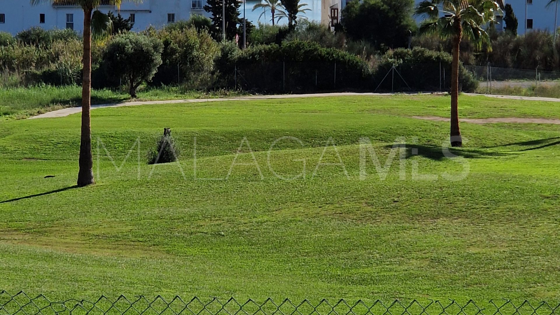 Buy town house in La Duquesa Golf with 3 bedrooms