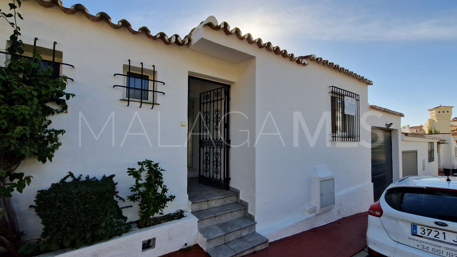 Buy town house in La Duquesa Golf with 3 bedrooms