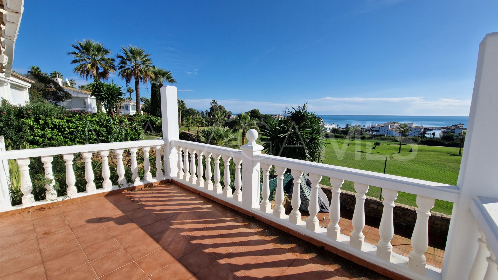 Buy town house in La Duquesa Golf with 3 bedrooms