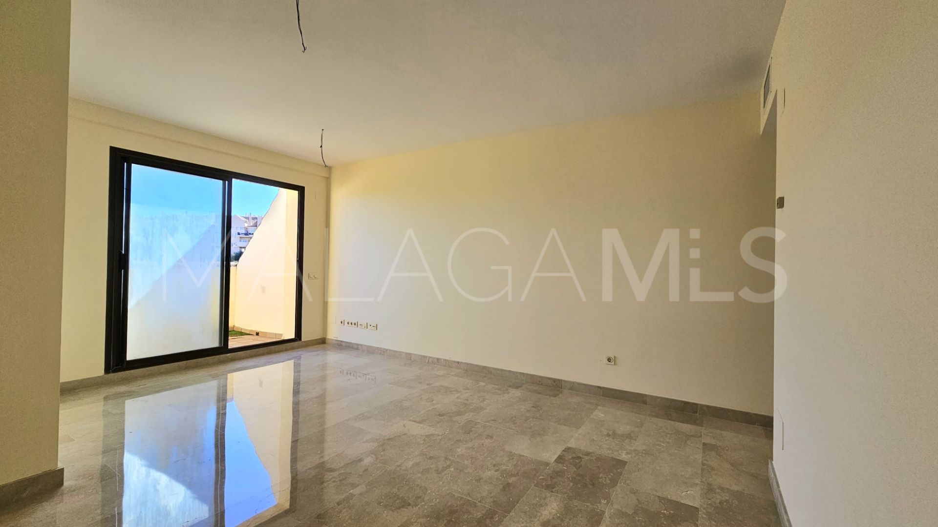 For sale 2 bedrooms penthouse in Duquesa Village