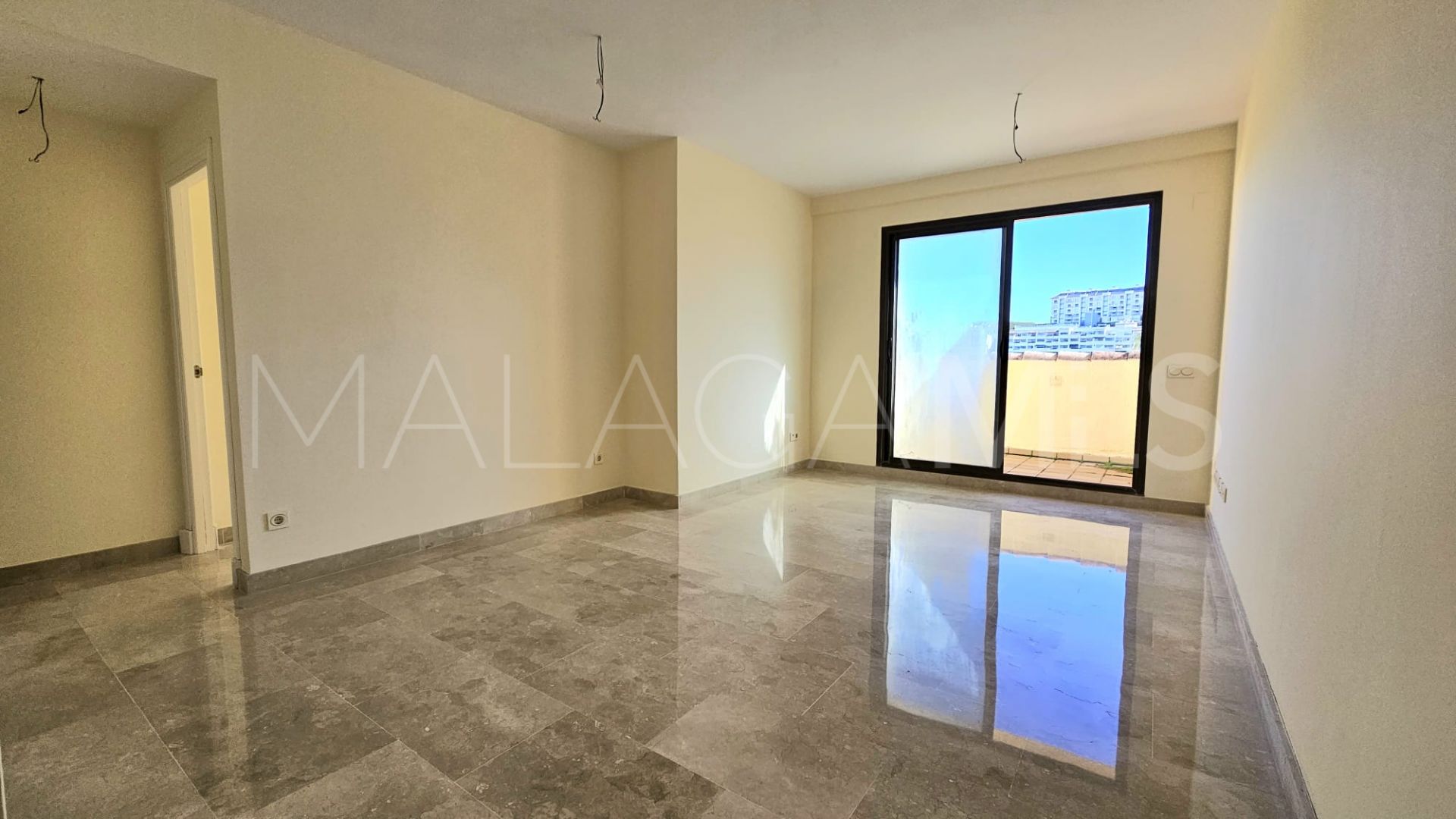 For sale 2 bedrooms penthouse in Duquesa Village