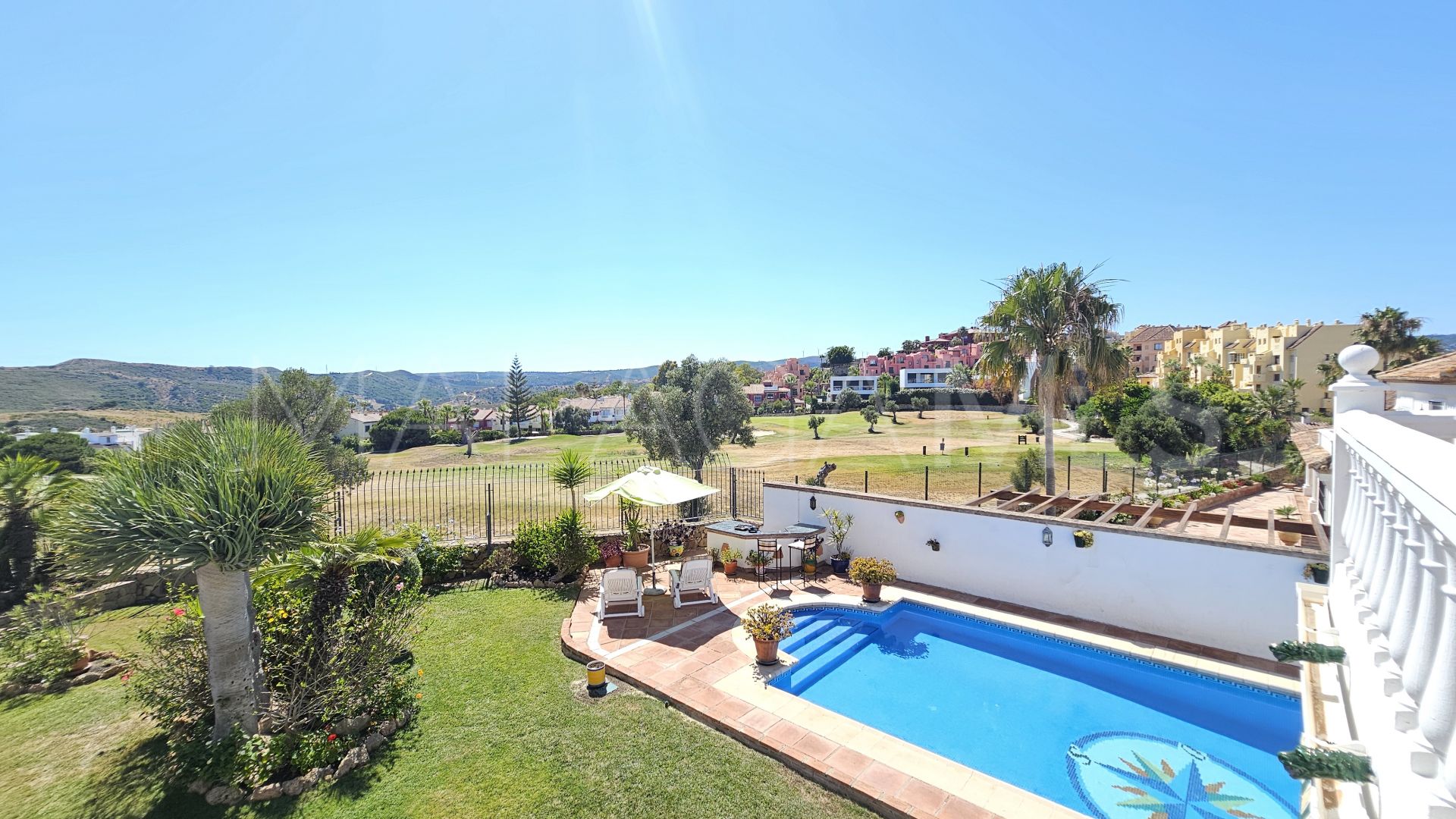 Parvilla for sale in La Duquesa Golf