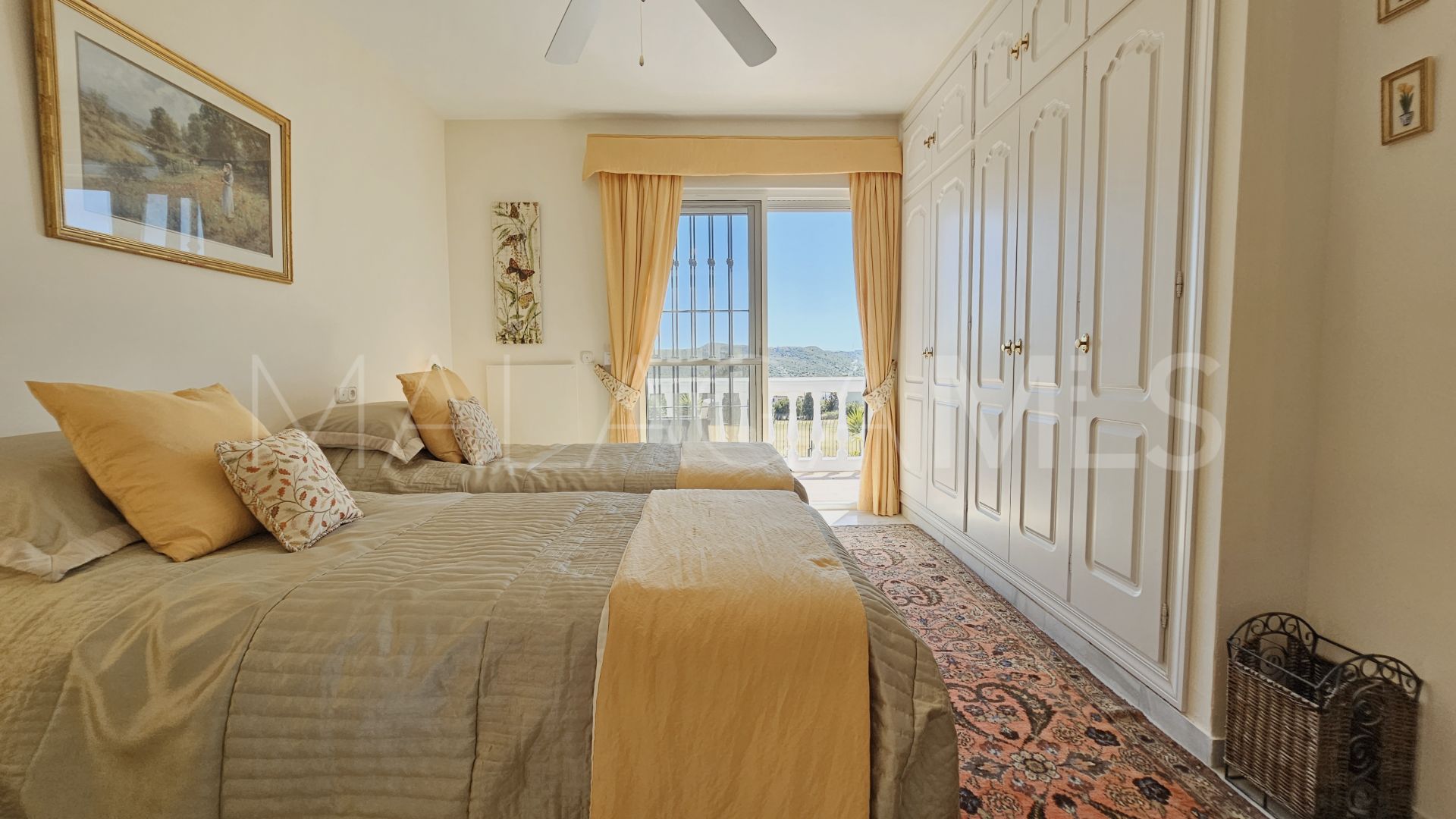 Parvilla for sale in La Duquesa Golf