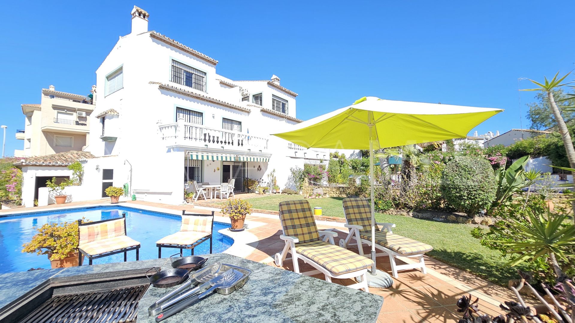 Parvilla for sale in La Duquesa Golf