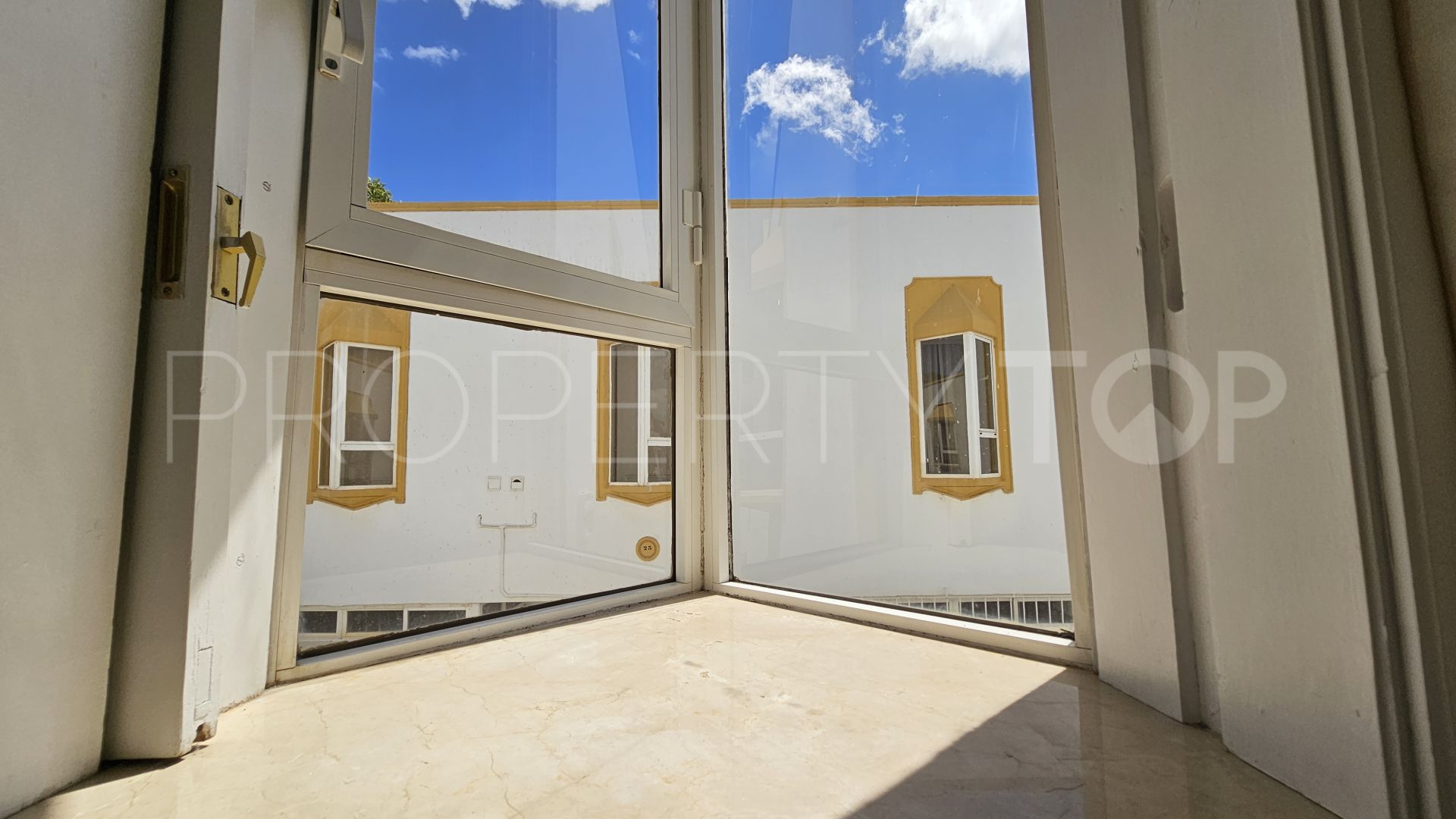 For sale town house with 2 bedrooms in Sotogrande Marina