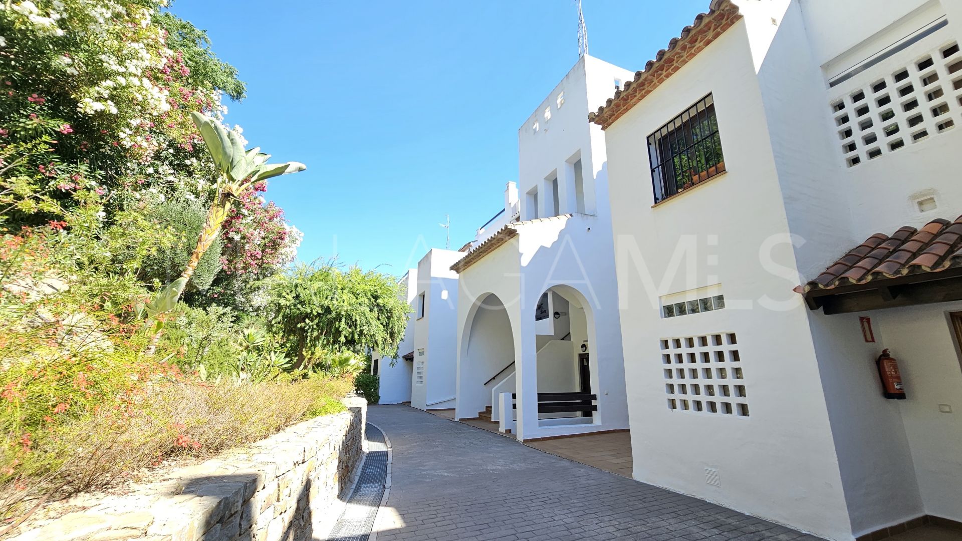 Bottenvåningslägenhet for sale in Casares Golf