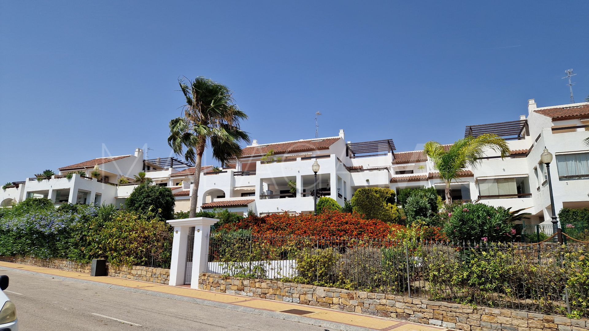 Bottenvåningslägenhet for sale in Casares Golf