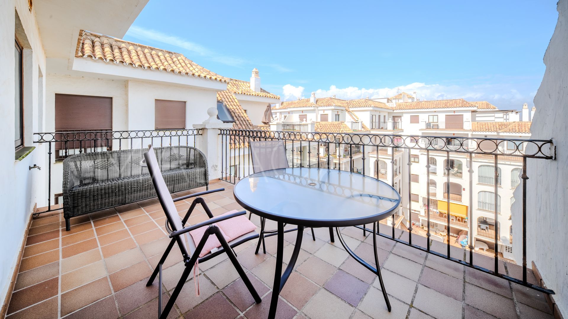 Puerto La Duquesa, Ático for sale with 2 bedrooms
