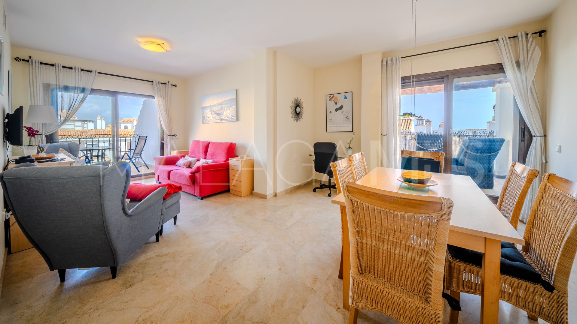 Puerto La Duquesa, Ático for sale with 2 bedrooms