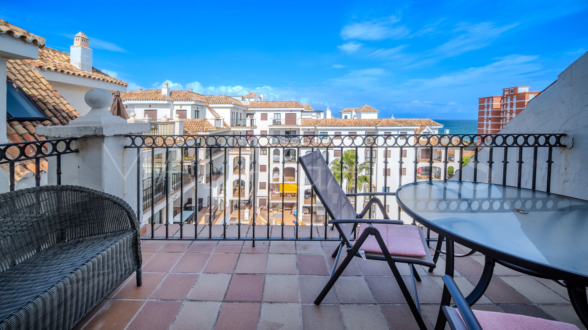 Puerto La Duquesa, Ático for sale with 2 bedrooms