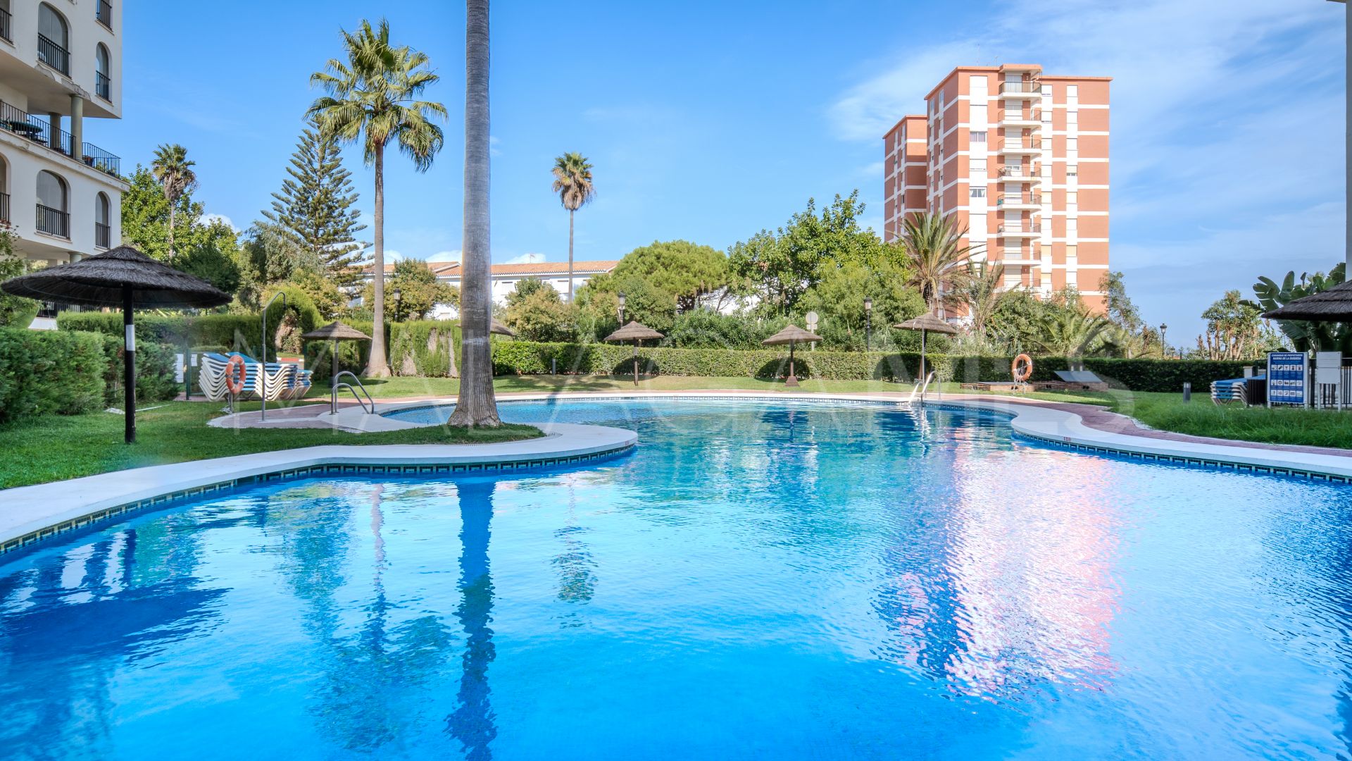 Puerto La Duquesa, Ático for sale with 2 bedrooms
