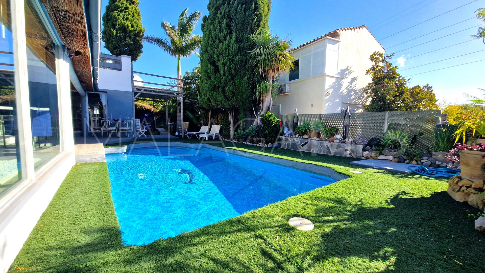 Villa for sale in Estepona Golf