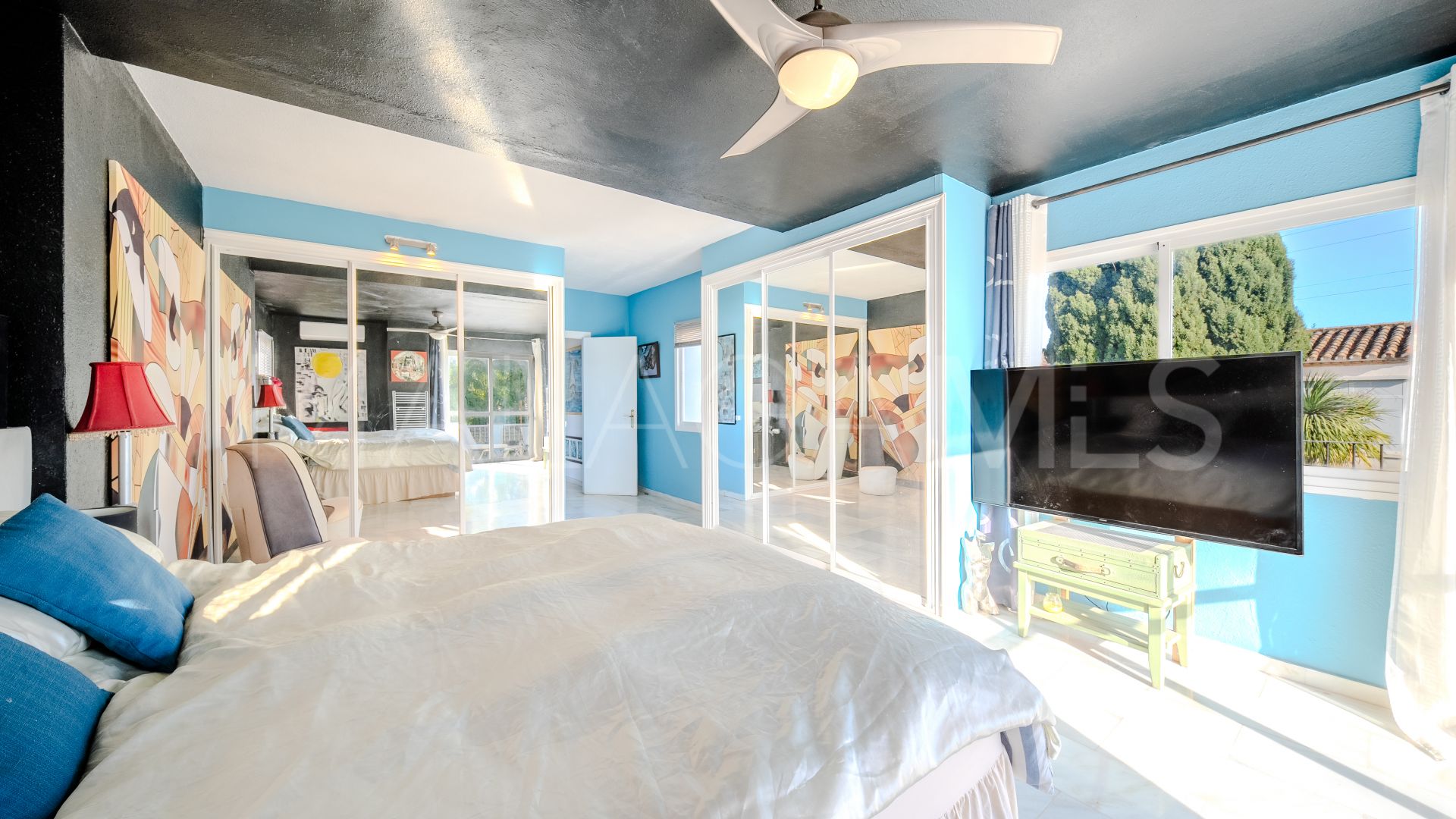 5 bedrooms villa in Estepona Golf for sale