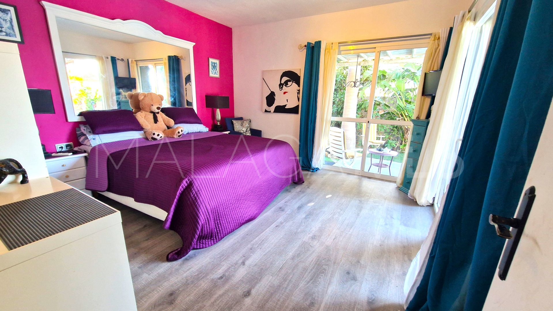 Villa for sale in Estepona Golf