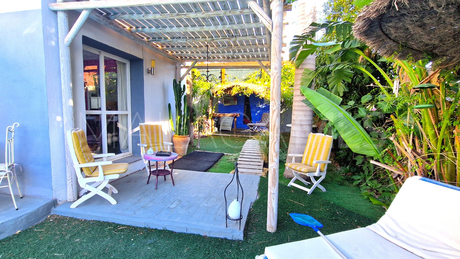 Villa for sale in Estepona Golf