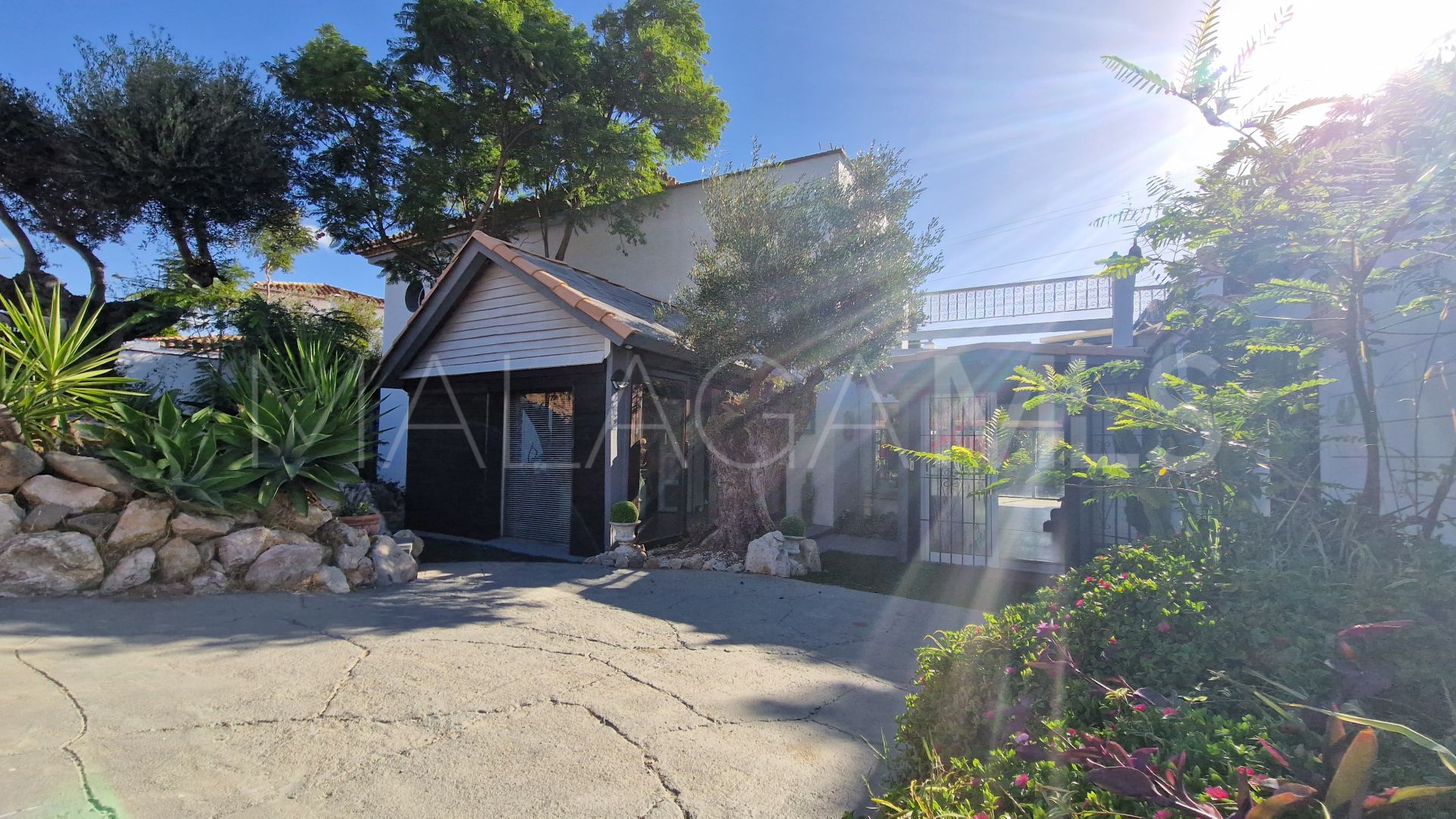 Villa for sale in Estepona Golf