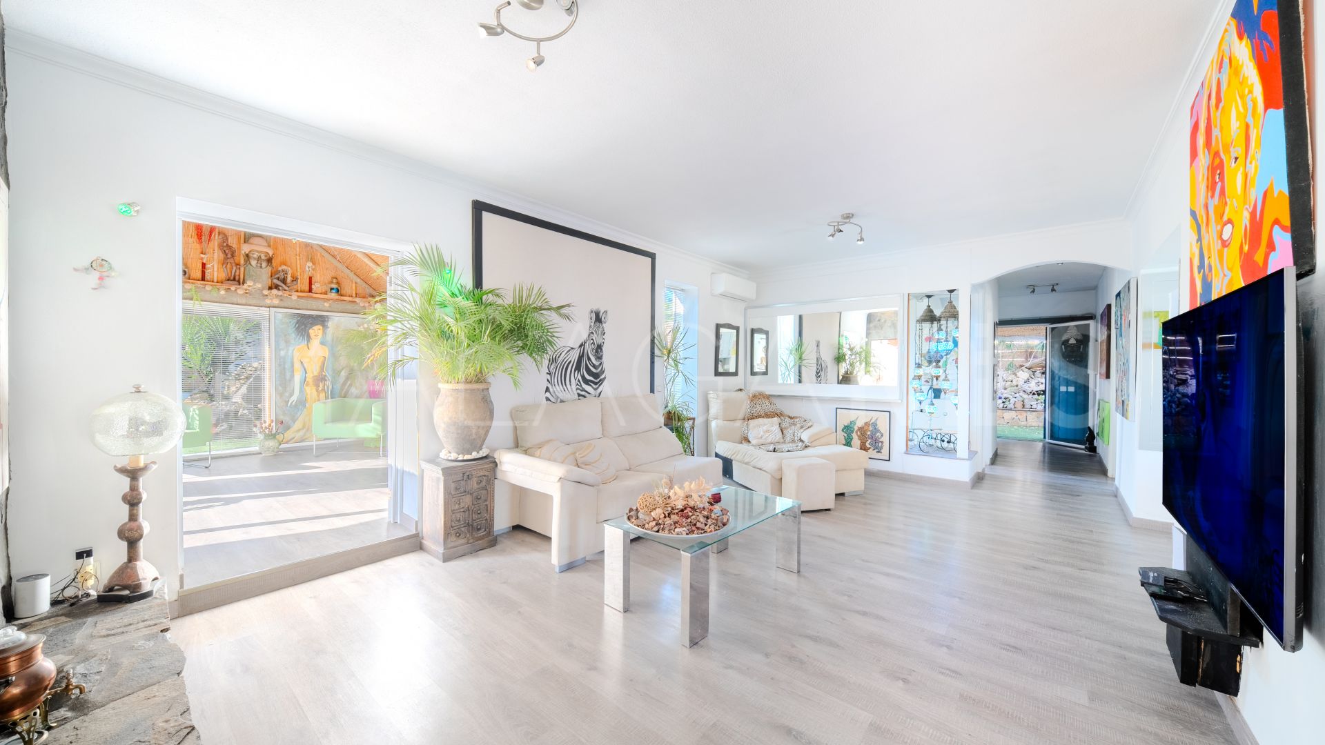 5 bedrooms villa in Estepona Golf for sale