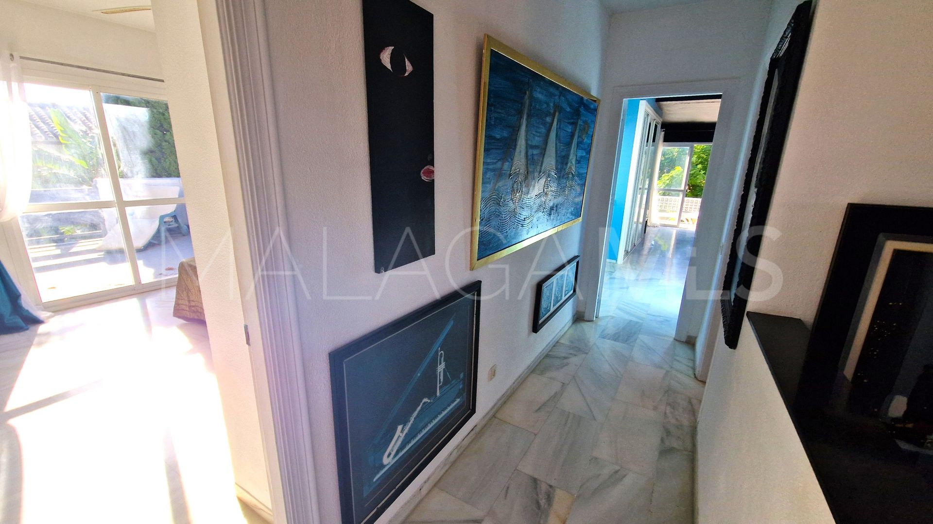 Villa for sale in Estepona Golf
