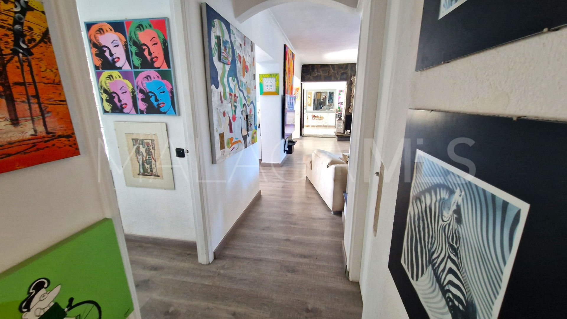 Villa for sale in Estepona Golf
