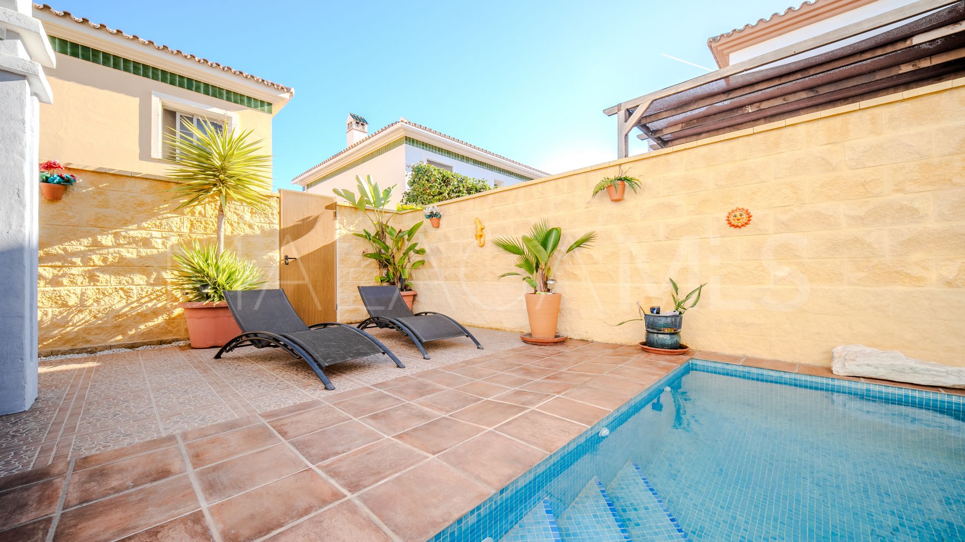 Hus i byn for sale in Hacienda Guadalupe