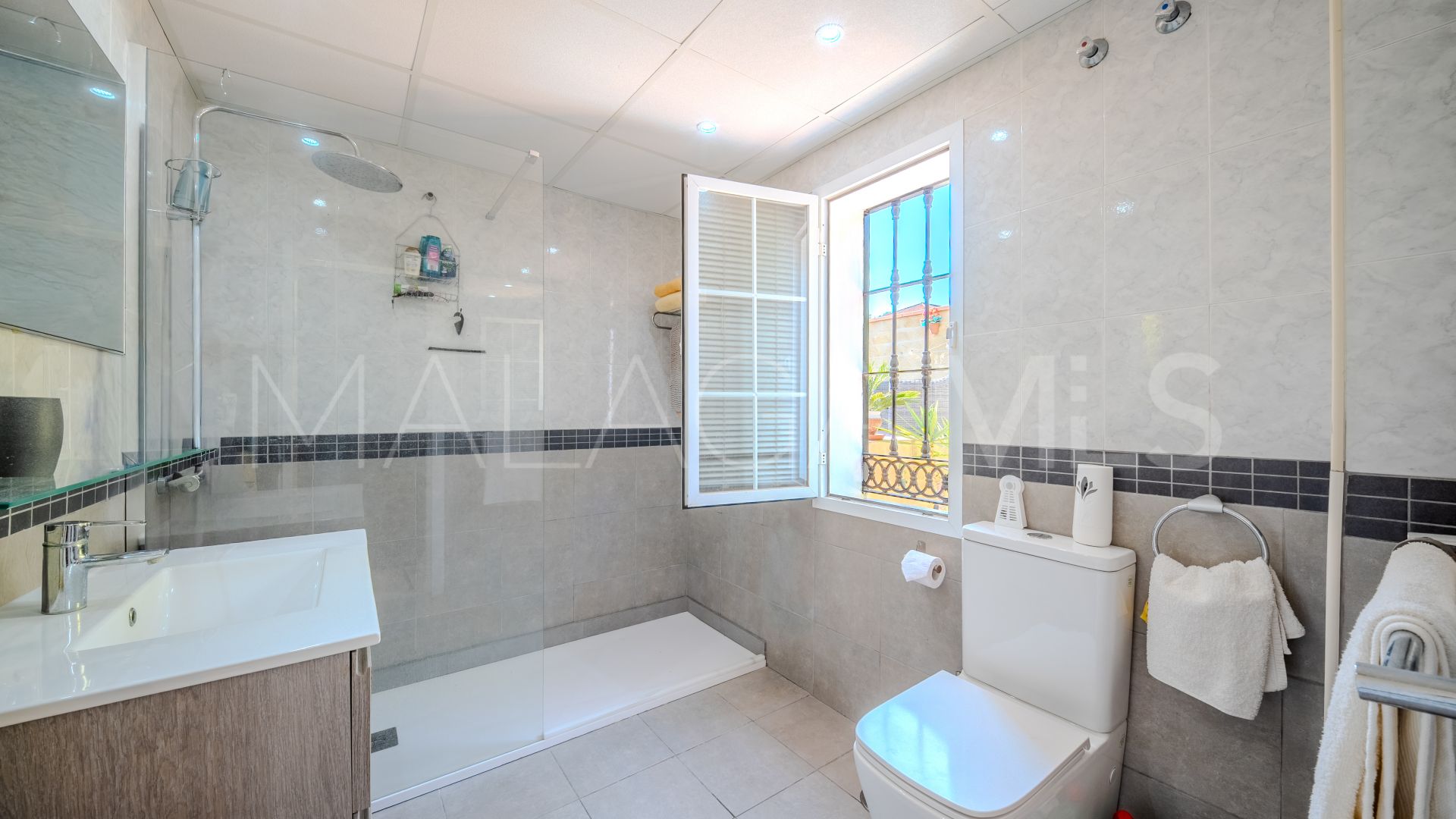 Hus i byn for sale in Hacienda Guadalupe