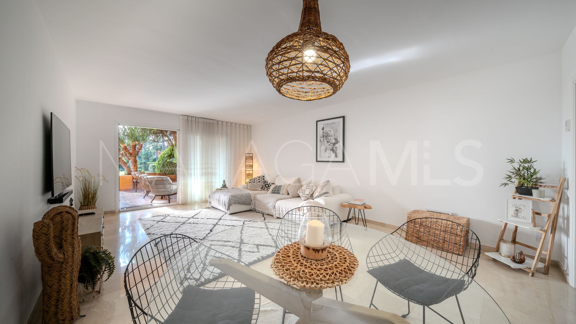 Apartamento planta baja for sale in Los Granados de Duquesa with 3 bedrooms