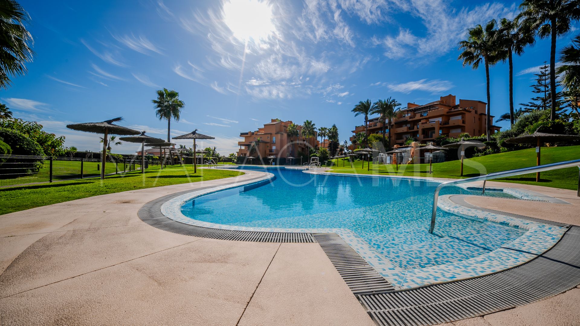 Apartamento planta baja for sale in Los Granados de Duquesa with 3 bedrooms