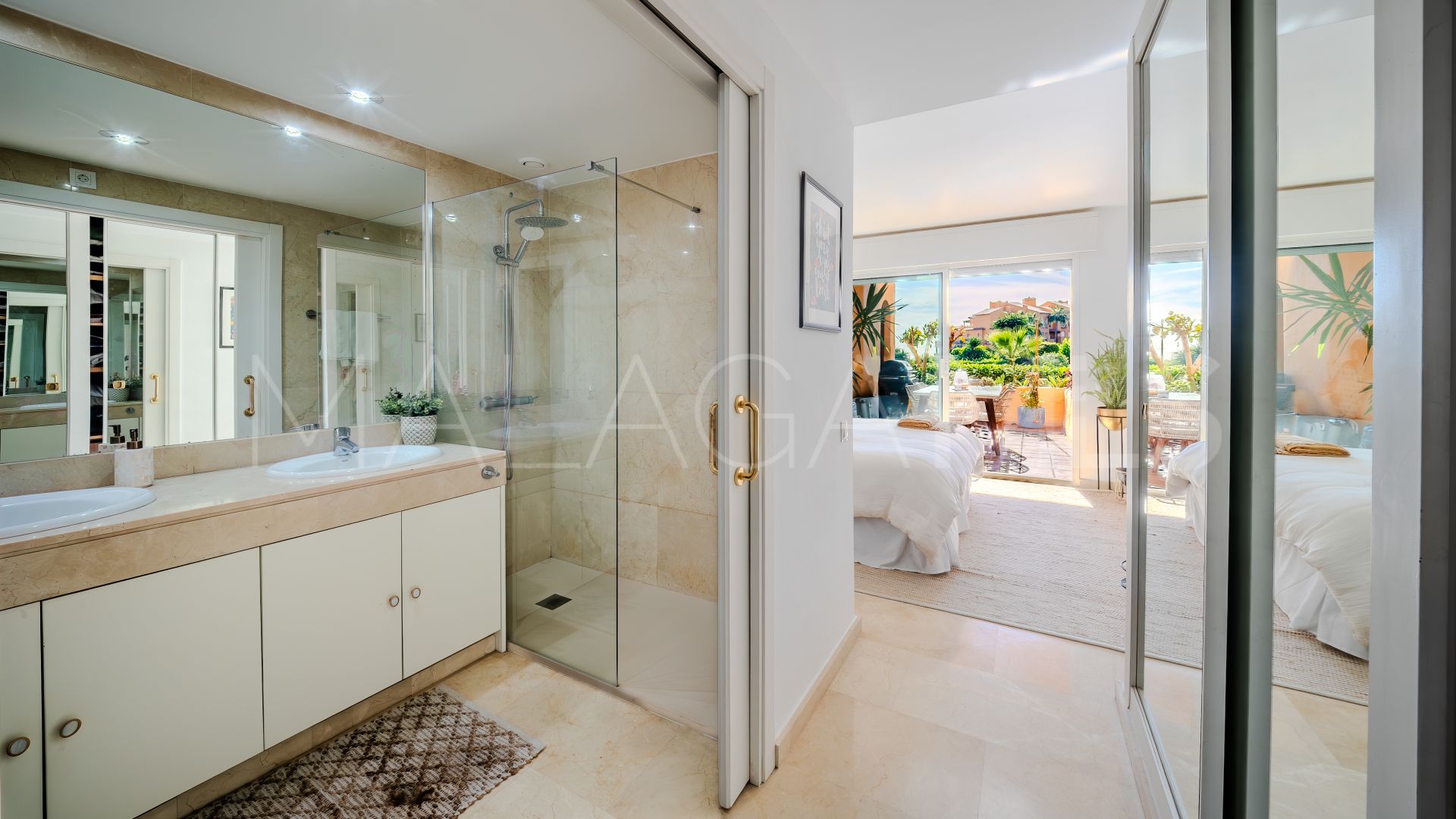 Apartamento planta baja for sale in Los Granados de Duquesa with 3 bedrooms