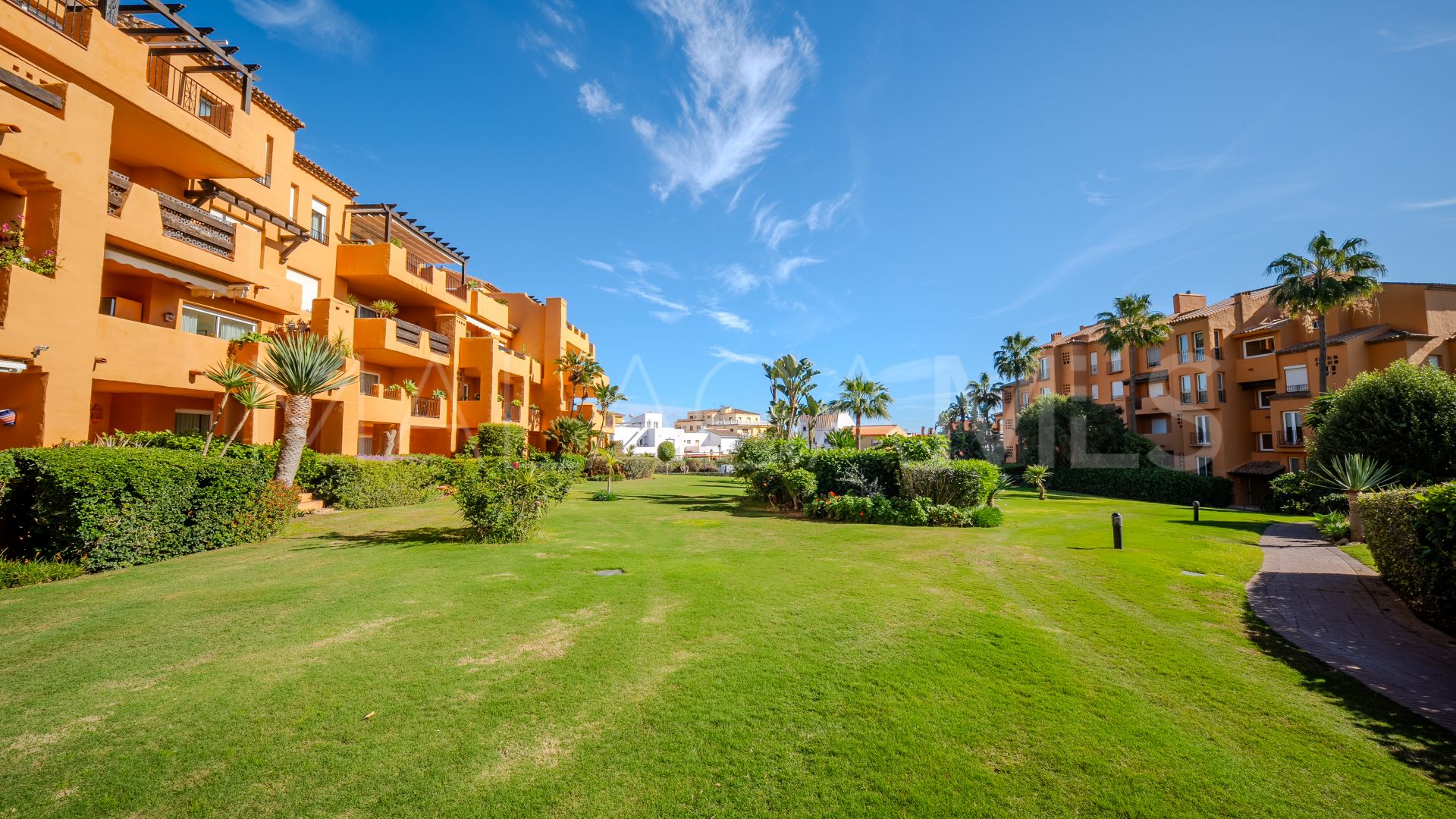 Apartamento planta baja for sale in Los Granados de Duquesa with 3 bedrooms