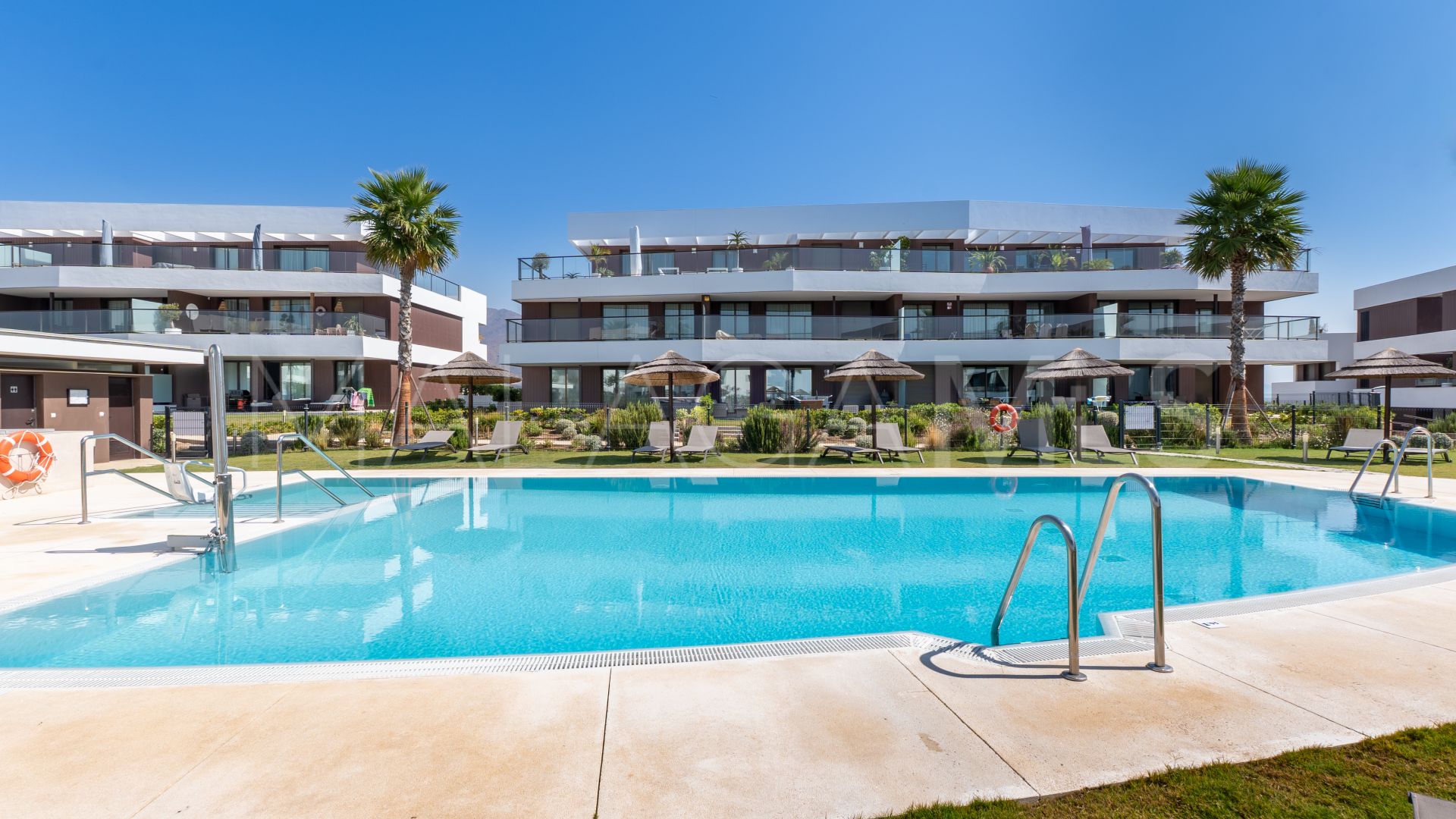 Markplanslägenhet for sale in Camarate Golf
