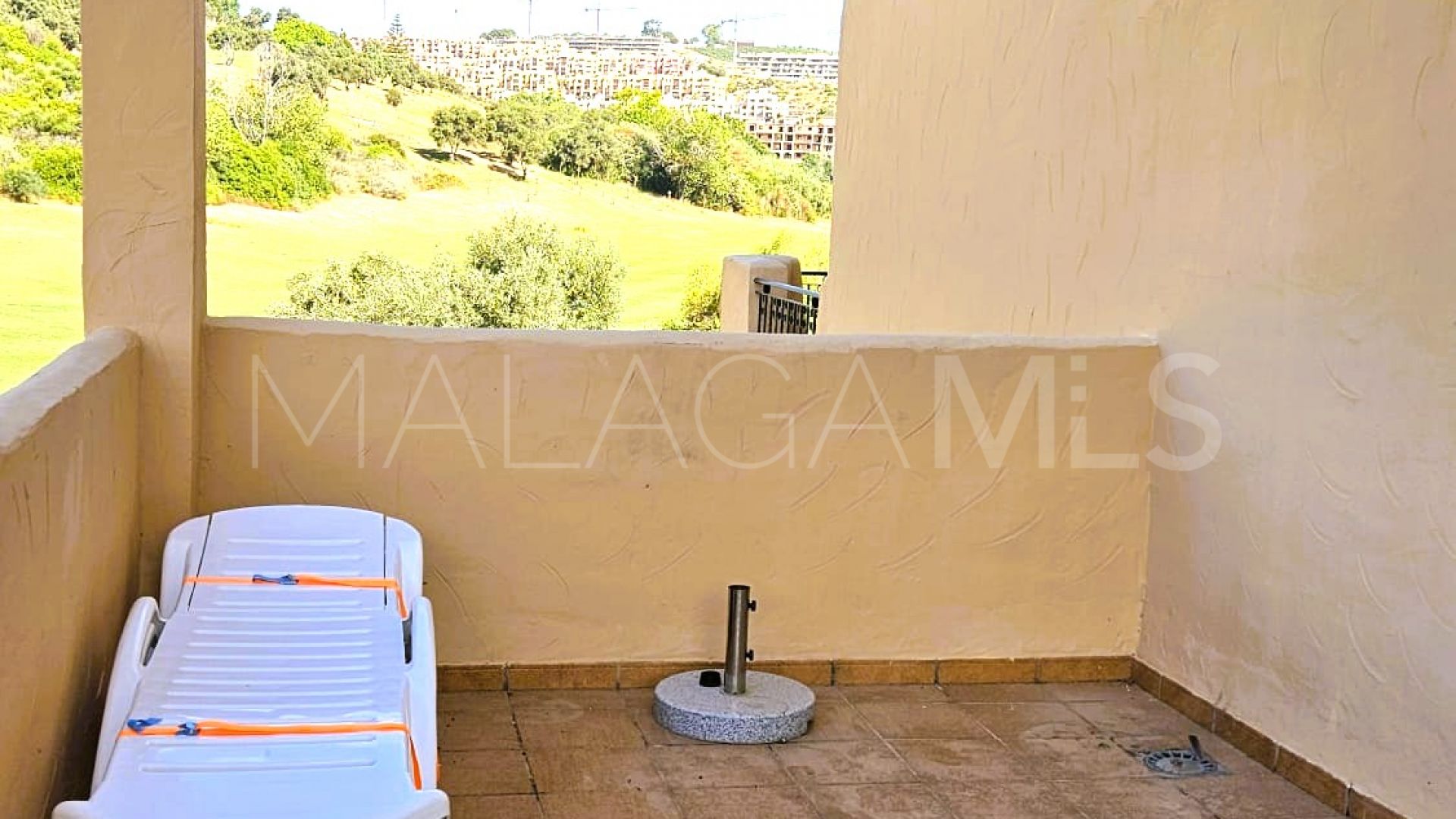 Duplex penthouse for sale in La Duquesa