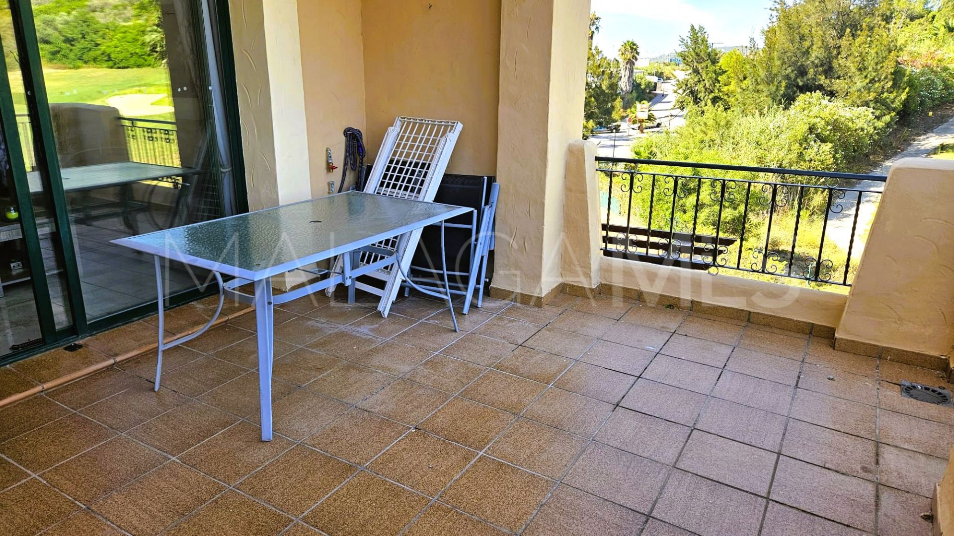 Duplex penthouse for sale in La Duquesa