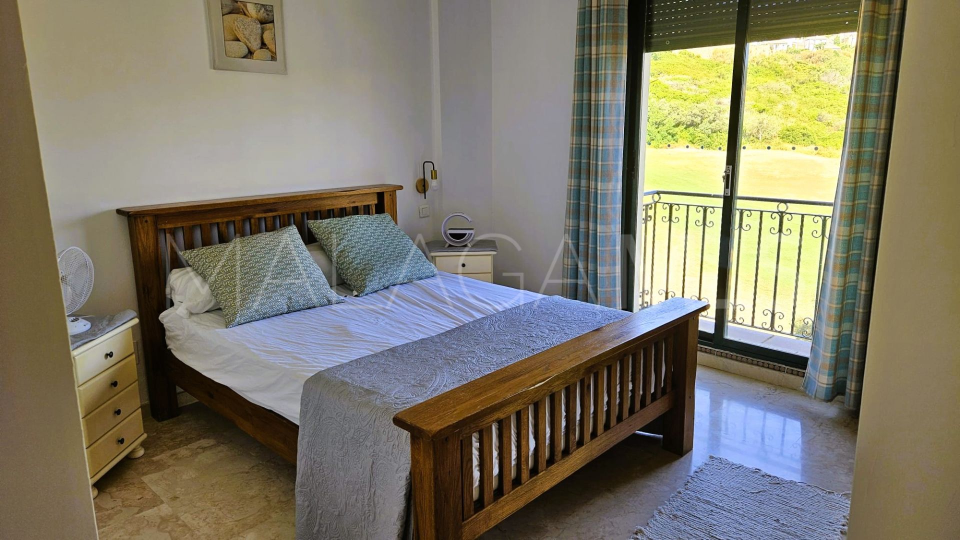 Duplex penthouse for sale in La Duquesa