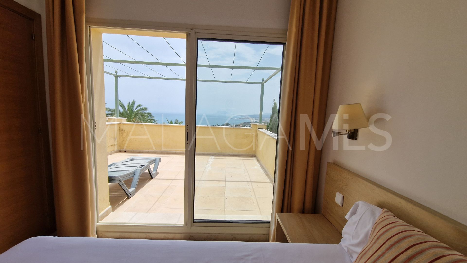 For sale Bahia de las Rocas duplex penthouse