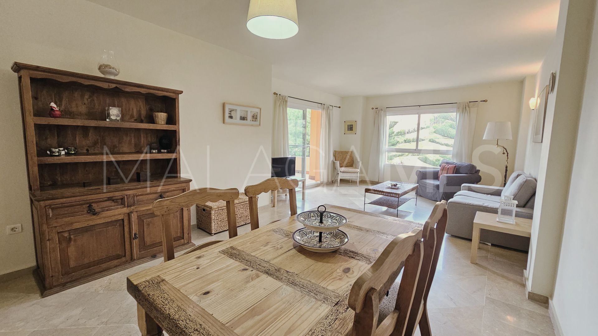 For sale Calahonda apartment with 2 bedrooms