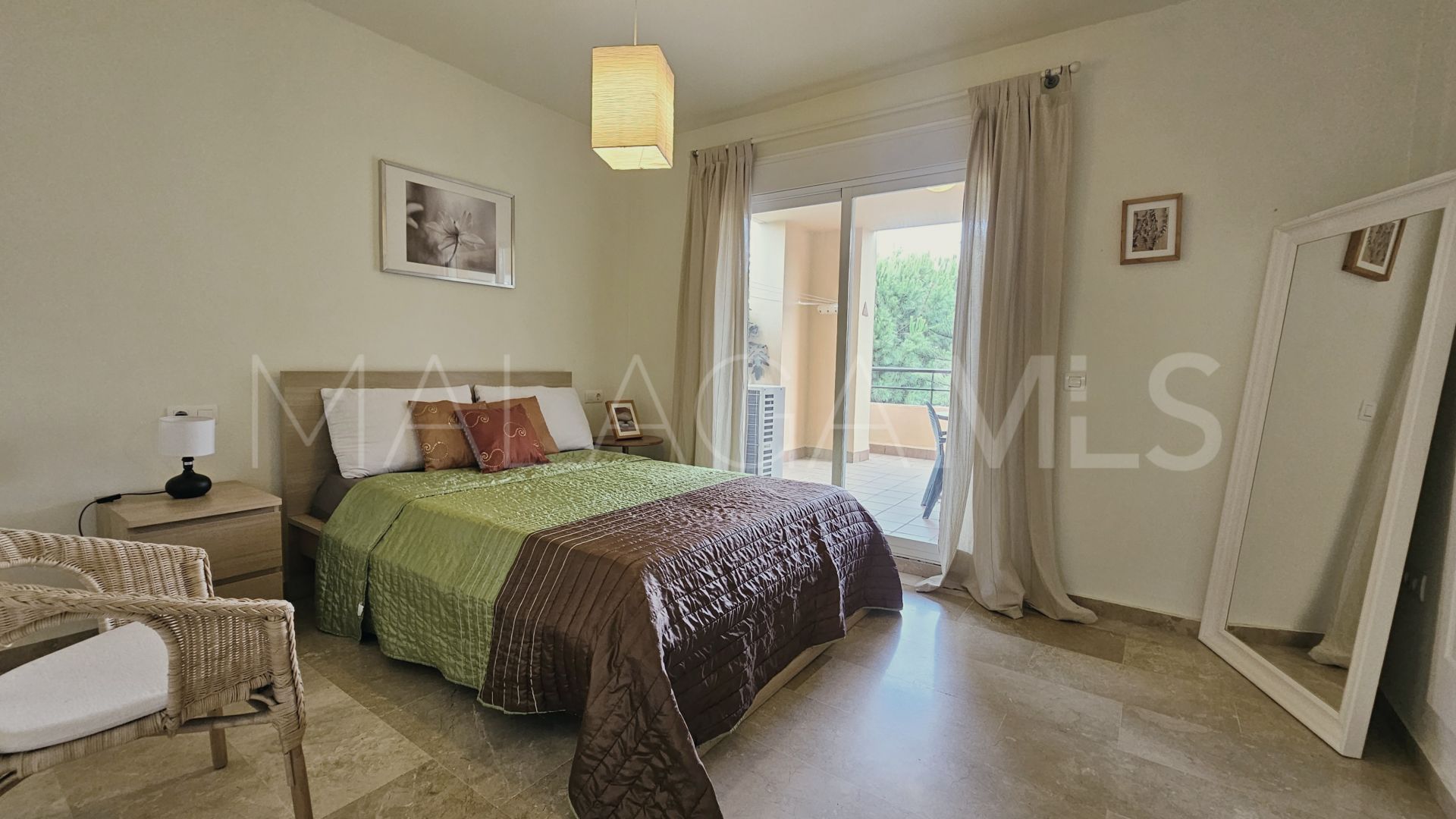 For sale Calahonda apartment with 2 bedrooms
