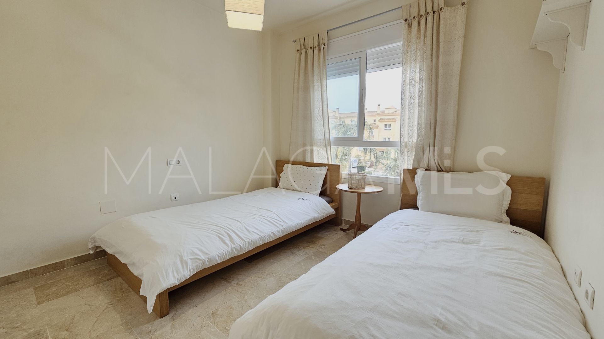 For sale Calahonda apartment with 2 bedrooms
