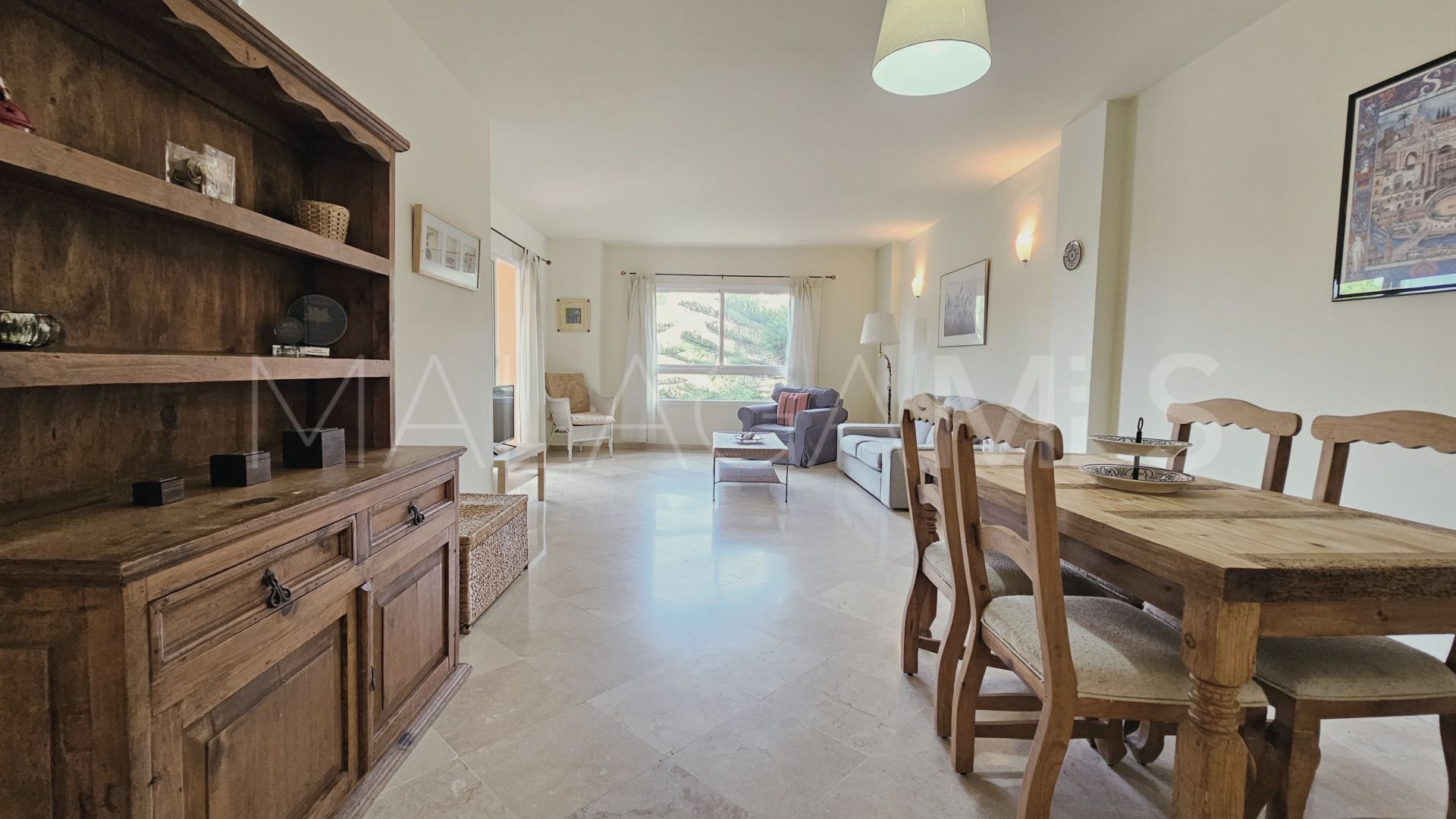 For sale Calahonda apartment with 2 bedrooms