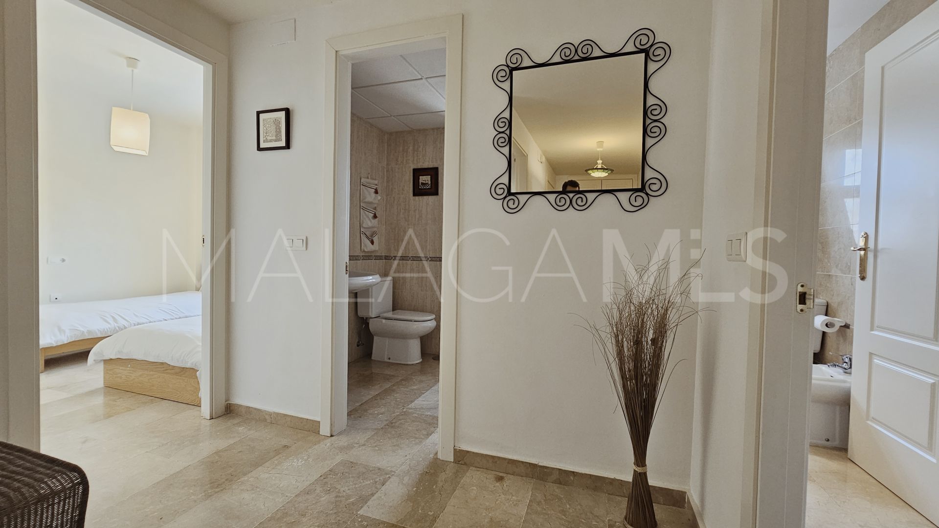 For sale Calahonda apartment with 2 bedrooms
