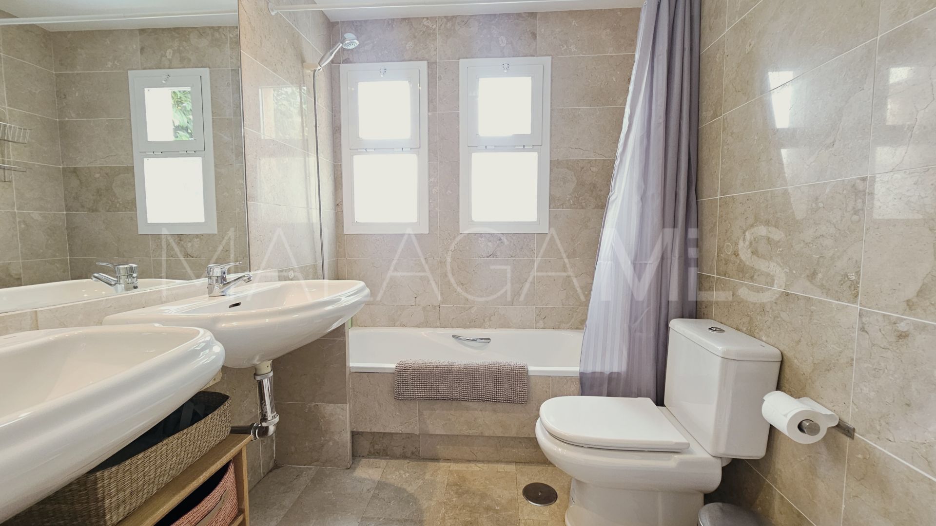 For sale Calahonda apartment with 2 bedrooms