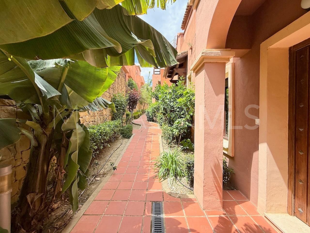 Radhus for sale in Azata Golf