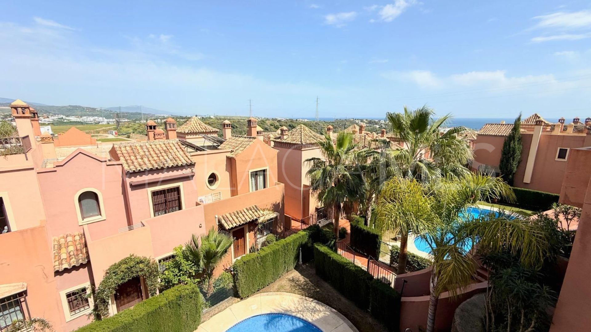 Radhus for sale in Azata Golf